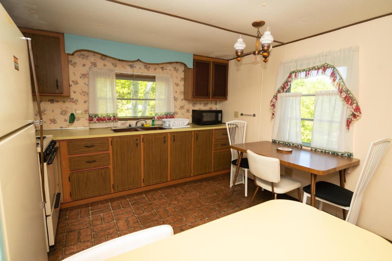 Fair Wind Motel And Cottages Клейтън Екстериор снимка