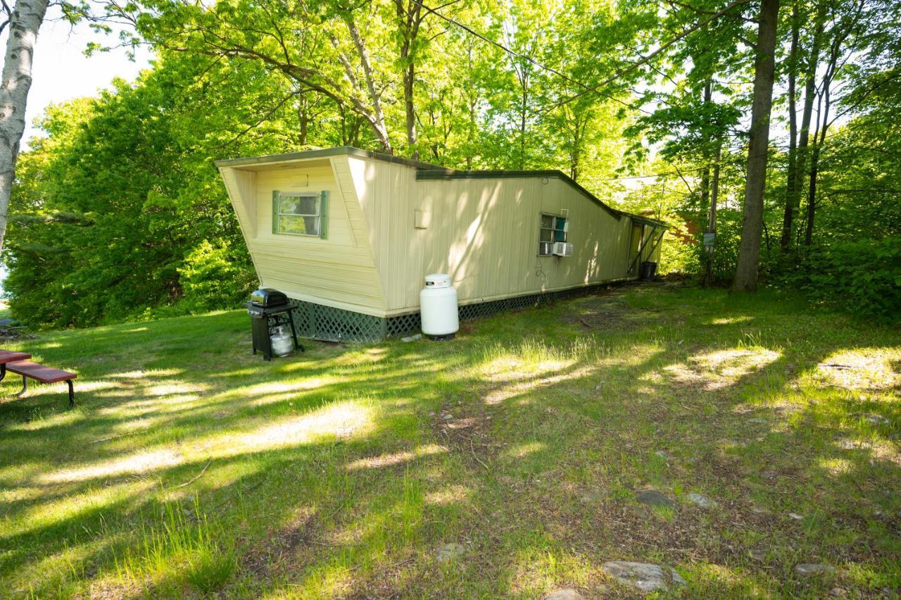 Fair Wind Motel And Cottages Клейтън Екстериор снимка