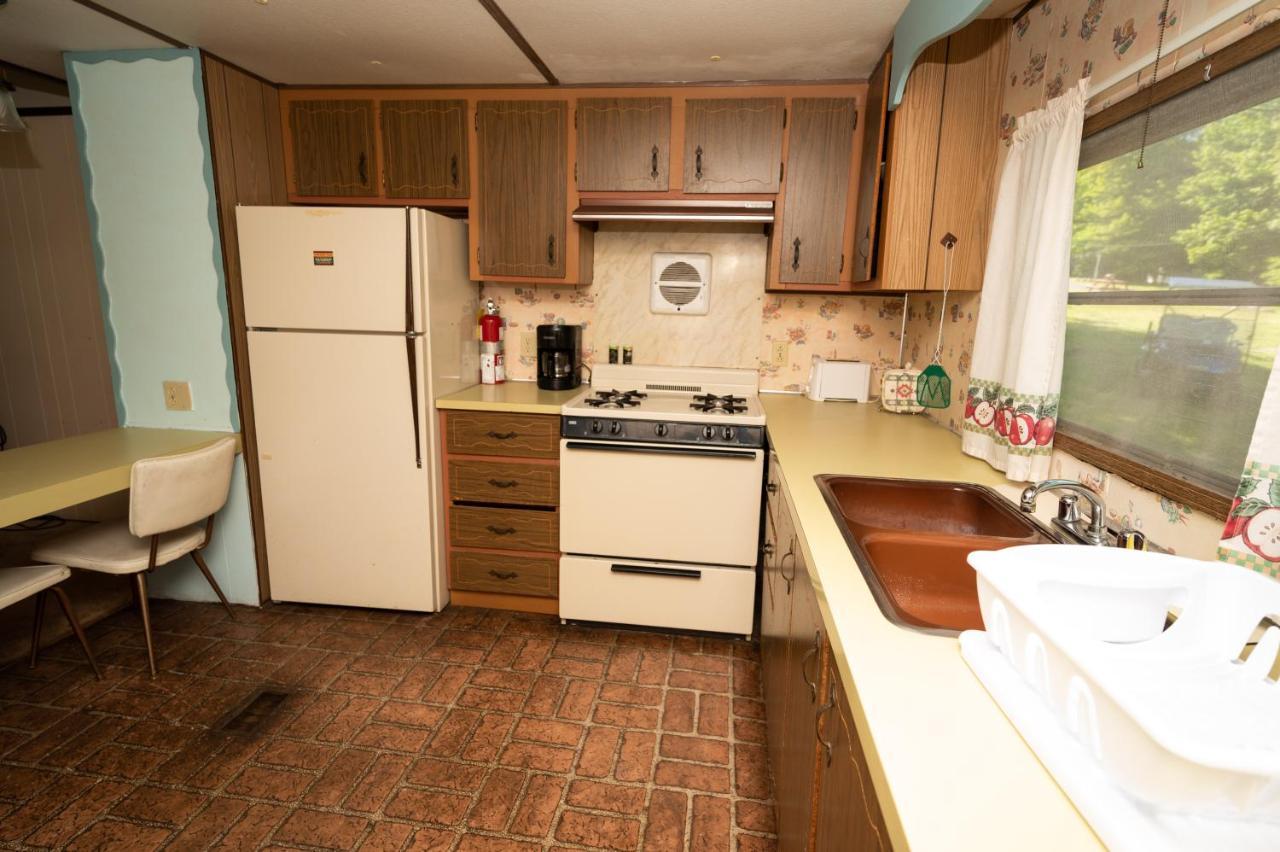 Fair Wind Motel And Cottages Клейтън Екстериор снимка