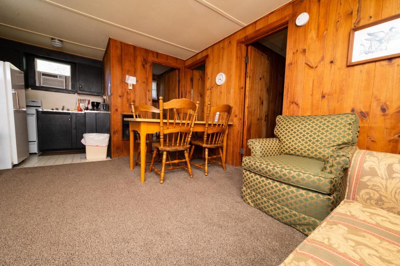 Fair Wind Motel And Cottages Клейтън Екстериор снимка